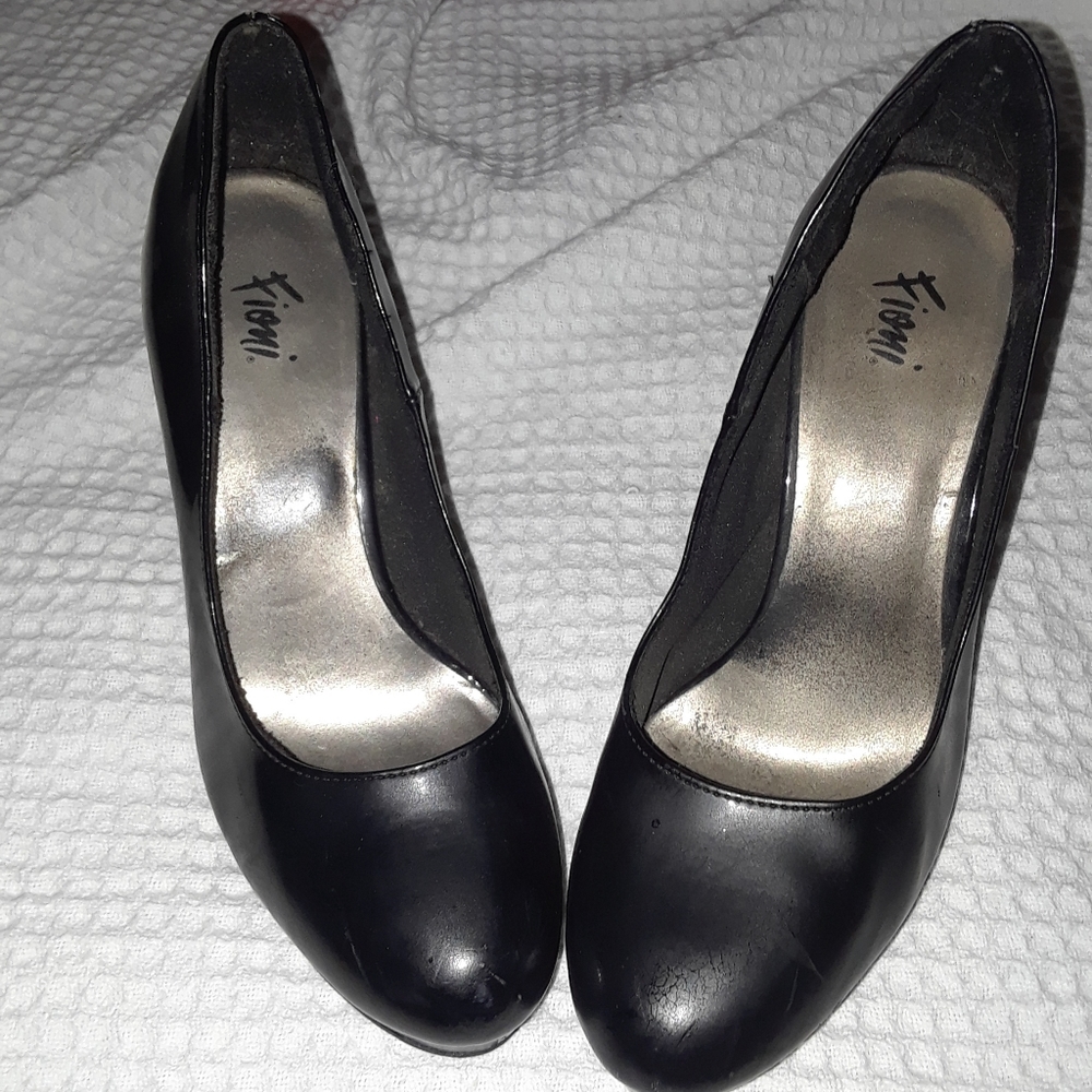 Shoes - Picture 2 of 2